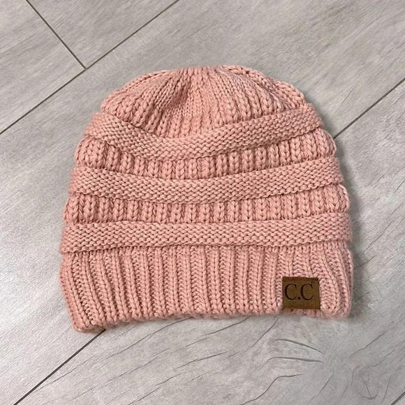 C.C EXCLUSIVES NWOT Women’s Peach Toque  Ponytail Hole Winter Hat - Picture 1 of 8